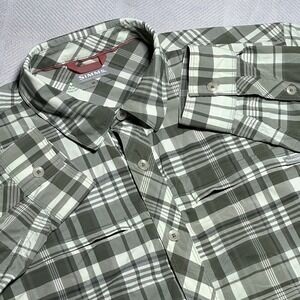 Simms Insect Shield Button Down Shirt Mens Medium Green Plaid Performance Pocket